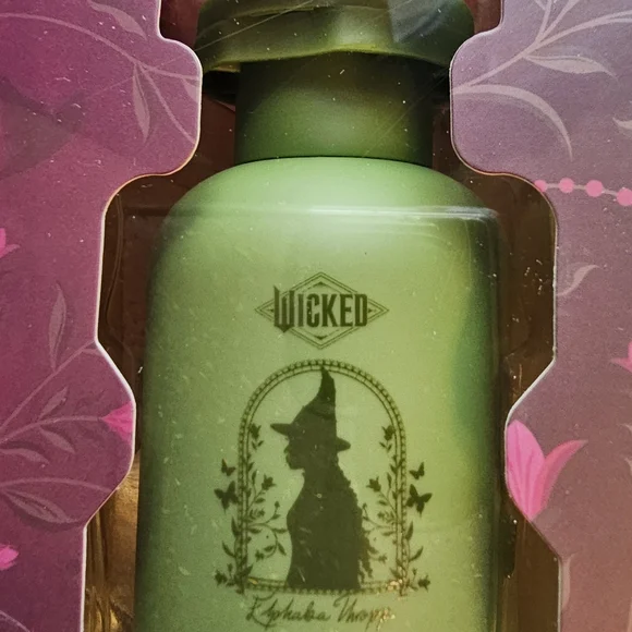 Wicked Gold and Pink Bath Set - Picture 5 of 11